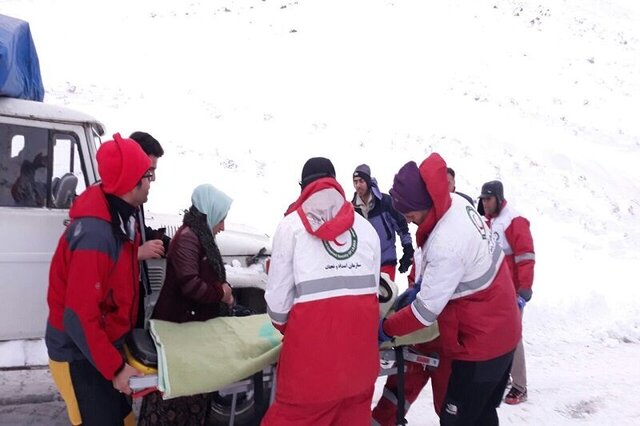 نجات سه مادر باردار از برف و کولاک در چاروایماق