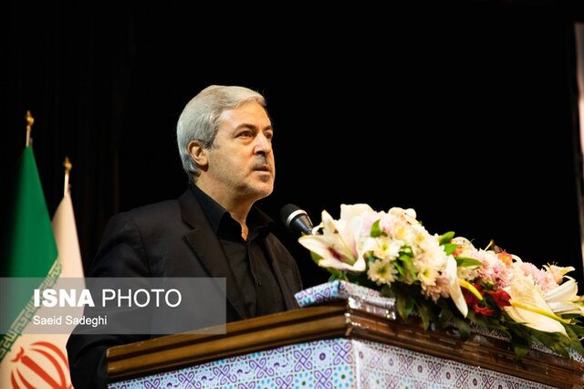 سیاست همیشه در جریانهای اجتماعی و فضای عمومی کشور بر فرهنگ غلبه دارد سیاست همیشه در جریانهای اجتماعی و فضای عمومی کشور بر فرهنگ غلبه دارد