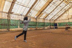 ساناز احمدی بیشتر از۲۰ سال تکواندو کار می‌کند ولی فرصتی برای شرکت در مسابقات را نداشته‌ است و حدود چند سالی نیز تنیس خاکی بازی می‌کند.