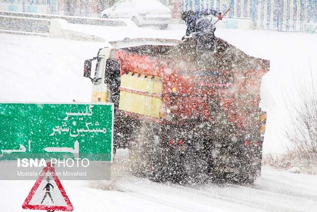 تردد در محورهای مواصلاتی اهر بدون زنجیر چرخ امکان پذیر نیست