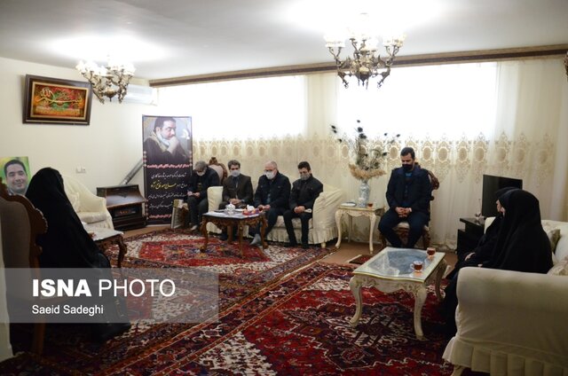 دیدار با خانواده شهید مدافع حرم «صمد فاتح نژاد» در قالب طرح «قابهای ماندگار»