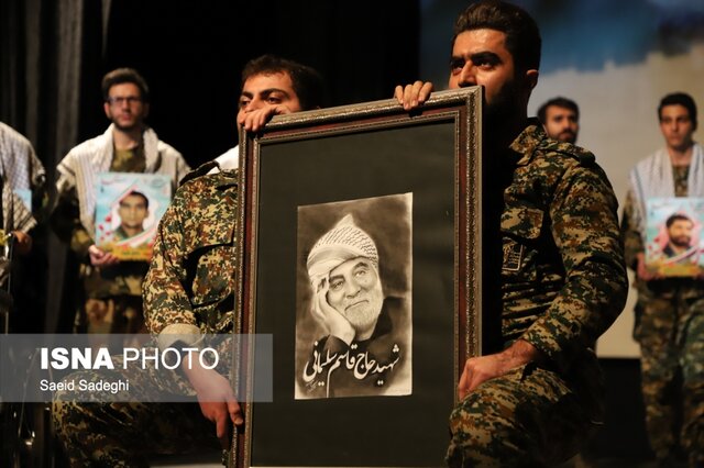 رفتار و منش شهید قاسم سلیمانی را باید الگو خود قرار دهیم