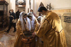 مراسم غسل تعمید در کلیسای مریم مقدس تبریز