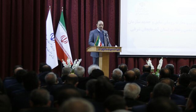 در معرفی ظرفیتها و تولیدات آذربایجان شرقی به کشورهای همسایه نقص داریم در معرفی ظرفیتها و تولیدات آذربایجان شرقی به کشورهای همسایه نقص داریم