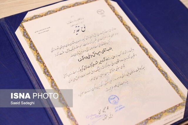 کسب رتبه برتر جشنواره ملی کتابت قرآن توسط هنرمند مراغه‌ای