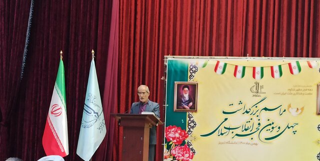 حضور میلیون‌ها نفر در صحنه‌های مقابله با استکبار، یکی از بزرگترین جلوه‌های انقلاب اسلامی است