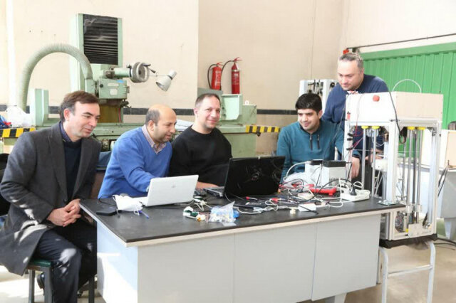 طراحی و ساخت پرینتر ۵ درجه آزادی FDM بر پایه ساختار سینماتیکی موازی