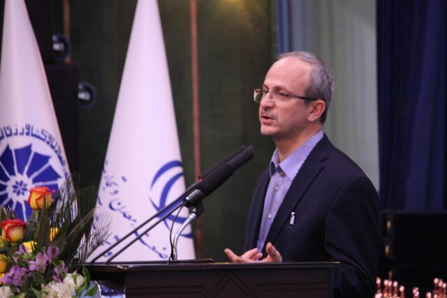 صادرکنندگان همواره یار دولت، ملت و اقشار آسیب پذیر بوده اند