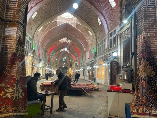 مسافران نوروزی در بازار تبریز به در بسته خوردند
