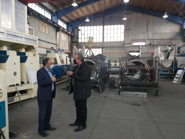 موفقیت صنایع در گرو حرکت در مسیر دانش بنیان است