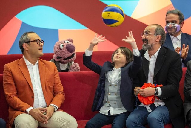 خندوانه با حضور مردم آذربایجان بهروی آنتن رفت