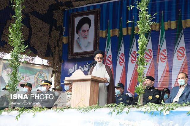 موفقیت نیروهای مسلح مرهون هدایتهای صحیح و امامگونه رهبر معظم انقلاب است موفقیت نیروهای مسلح مرهون هدایتهای صحیح و امامگونه رهبر معظم انقلاب است
