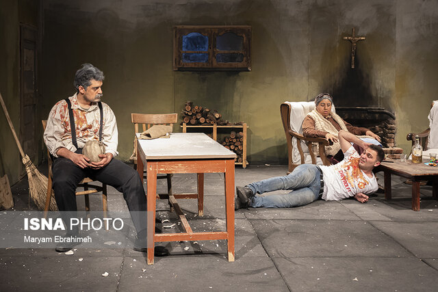 نمایش «جمجمه‌ای در کانه‌مارا» در تبریز به روی صحنه رفت