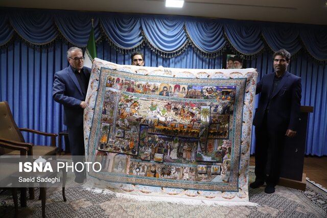 رونمایی از فرش واقعه عاشورا در تبریز