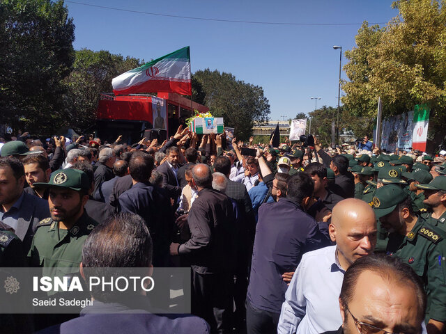 تشییع پیکر بسیجی «شهید حسین اوجاقی» در تبریز