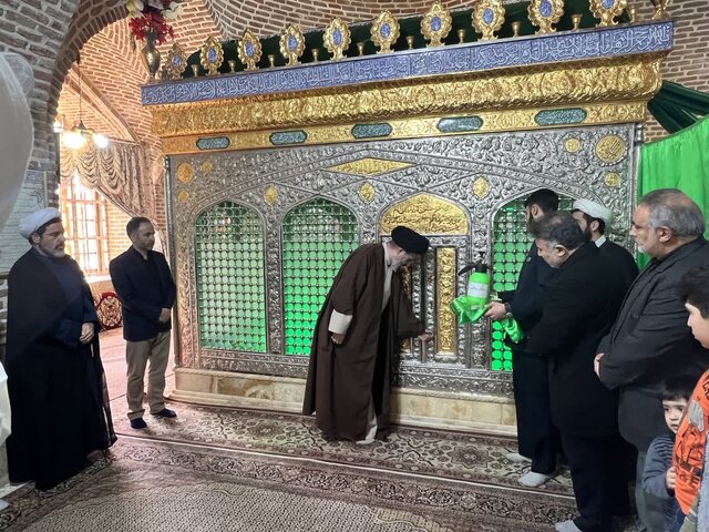 تربیت جوانان و انجام فعالیتهای فرهنگی، از کارکردهای مهم مساجد است