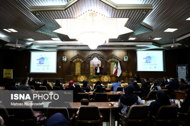 کار خبرنگاران ماندگار و اثرگذار است