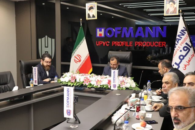 بازدید وزیر اقتصاد از طرحهای توسعه گروه هافمن در تبریز