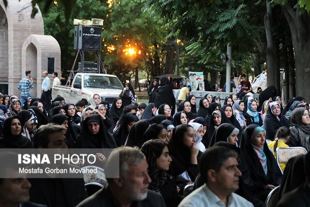 حجاب عامل حفظ و استحکام بنیاد خانوادهها است