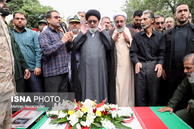 تشییع پیکر مطهر بسیجی دلاور شهید «امیر حسین پور» در تبریز