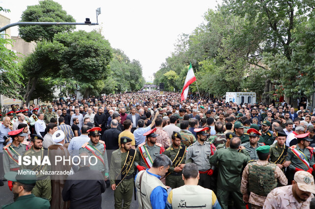 تشییع پیکر مطهر بسیجی دلاور شهید «امیر حسین پور» در تبریز