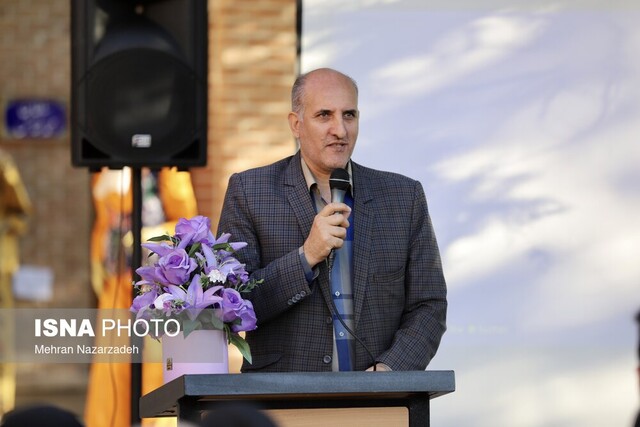 روایتگر اول فرهنگ و هنر اصیل خود باشیم