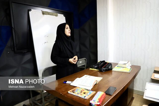 زبانکده فاصله، اولین موسسه تدریس غیر حضوری در سطح کشور