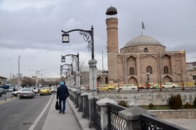 مسجد صاحب‌الامر یا مسجد شاه طهماسب یکی از مسجدهای قدیمی شهر تبریز