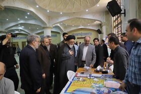 استقرار میز خدمت دستگاه های دولتی در مصلی امام خمینی (ره) تبریز