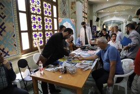 استقرار میز خدمت دستگاه های دولتی در مصلی امام خمینی (ره) تبریز