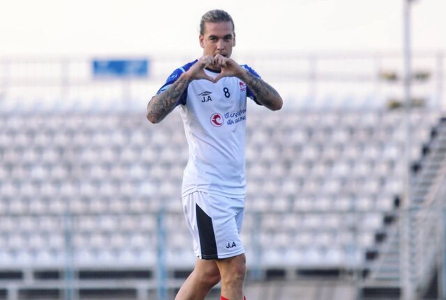 از نیمکتنشینی سنگربان ملیپوش تراکتور تا اعتماد خمس به یک پرسپولیسی