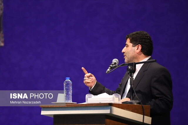 بسیاری از مشکلات مردم با همفکری تمامی مسئولان استانی حل میشود