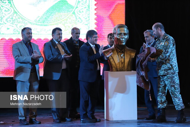 حاج کریم مردانی آذر ۹ دهه مایه خیر و برکت برای کشورمان بوده است