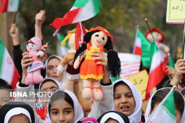 راهپیماییهای ملت ایران نشانگر غیرت ملی و دینی آنها است