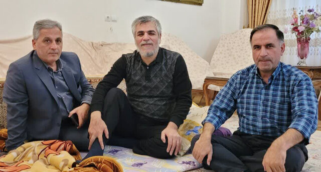 عیادت سرپرست بنیاد شهید آذربایجانشرقی از دو جانباز بستری