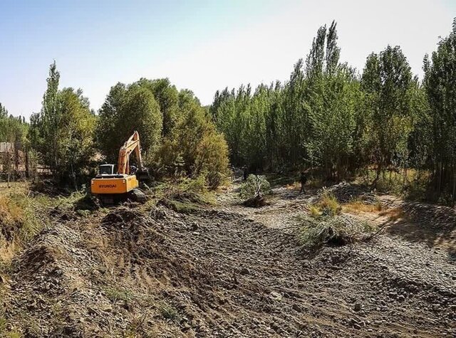 عکس تزئینی است رفع تصرف و بازگشت ۱۳ هکتار از اراضی شهرداری نهاوند به بیتالمال