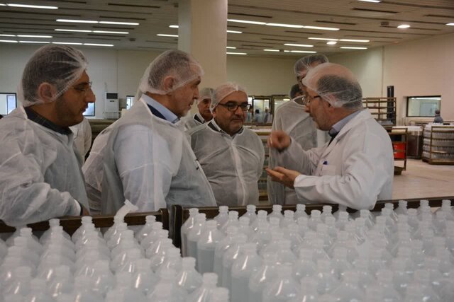 بازدید مدیرعامل شستا از داروسازی شهید قاضی