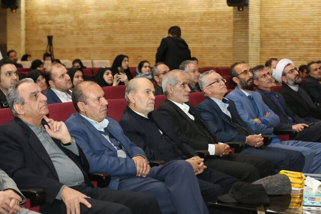 رشد و پیشرفت جامعه به کتاب و کتابخوانی بستگی دارد