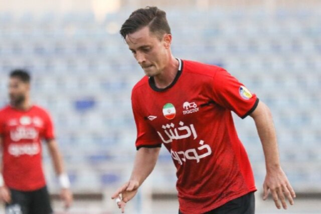 خداحافظی ستاره سابق تراکتور از دنیای فوتبال خداحافظی ستاره سابق تراکتور از دنیای فوتبال