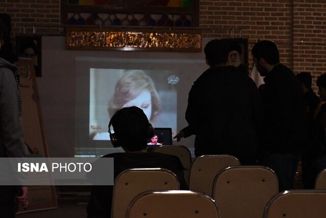 بر پایی نمایشگاه «از سقوط تا صعود» در دانشگاه هنر اسلامی تبریز