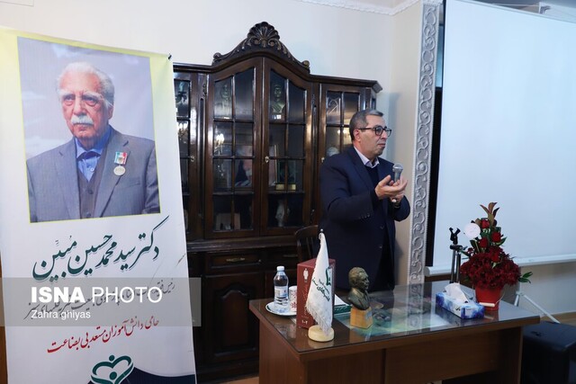 تجلیل از برگزیدگان برتر آزمون سراسری با یاد دکتر مبین