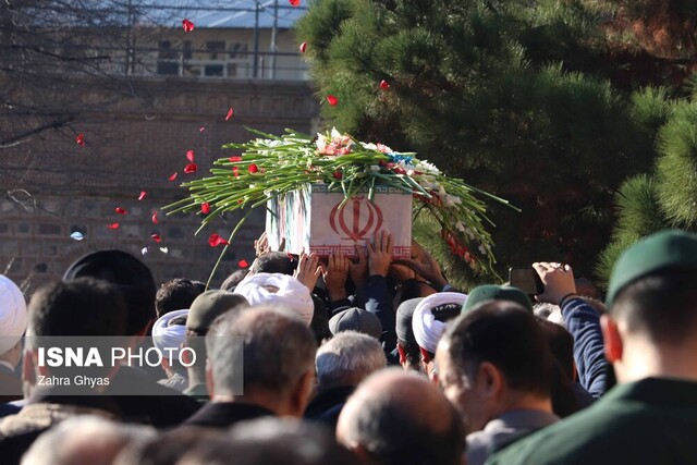 شهید گمنام در دانشگاه هنر اسلامی تبریز آرام گرفت