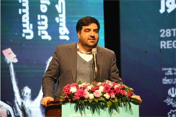 هنر و تئاتر باید شادی بخش و امید دهندهی جامعه باشد