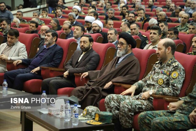 اشرار عالم در مقابل انقلاب اسلامی ایران صف کشیدهاند