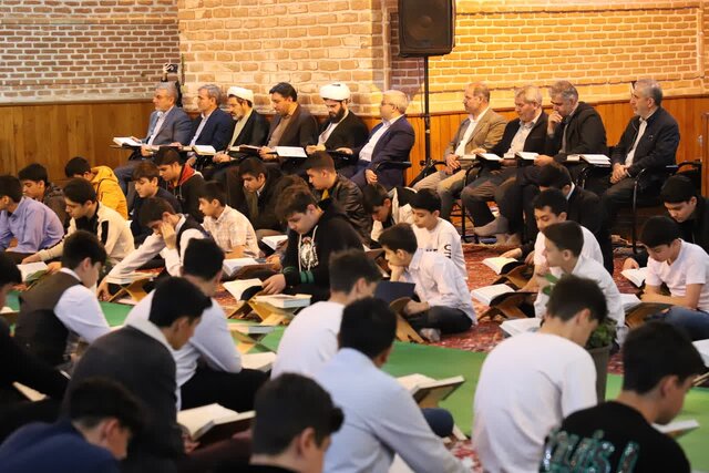 بزرگترین محفل انس با قرآن کریم دانش آموزی استان آذربایجان شرقی، برگزار شد