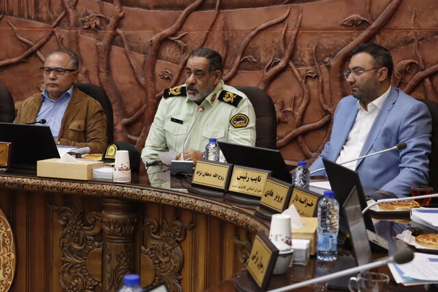 لزوم انجام اقدامات فرهنگی و اجتماعی برای مقابله با بینظمی ترافیکی