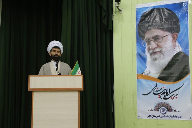 دشمنان با جنگ نرم به دنبال سست کردن اعتقادات دینی جوانان هستند