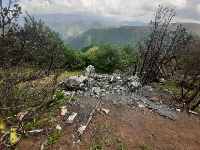 بازدید معاون عمرانی وزیر آموزش و پرورش از محل سانحه سقوط بالگرد شهدای خدمت