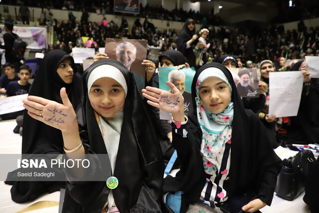 مردم غفلتهای تاریخی را بر نمیتابند