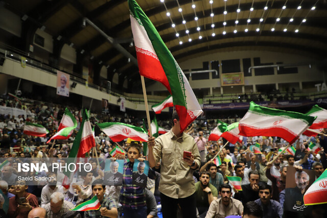 مردم غفلتهای تاریخی را بر نمیتابند